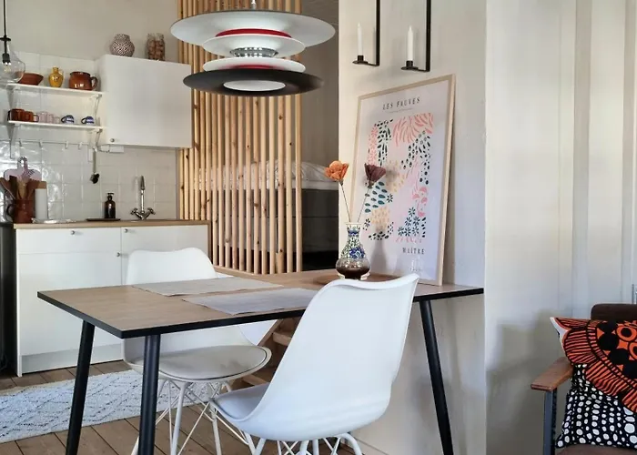 Hurmaava Ullakkoasunto Vanhan Rauman Laidalla Apartamento *