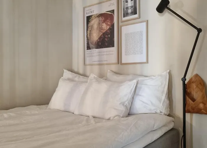 Hurmaava Ullakkoasunto Vanhan Rauman Laidalla Apartamento